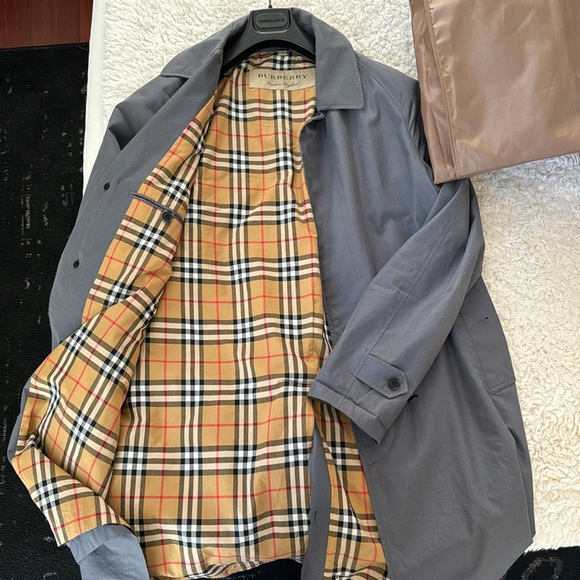 Burberry car coat- worn twice. grey with classic plaid, lightweight cotton - Picture 4 of 8
